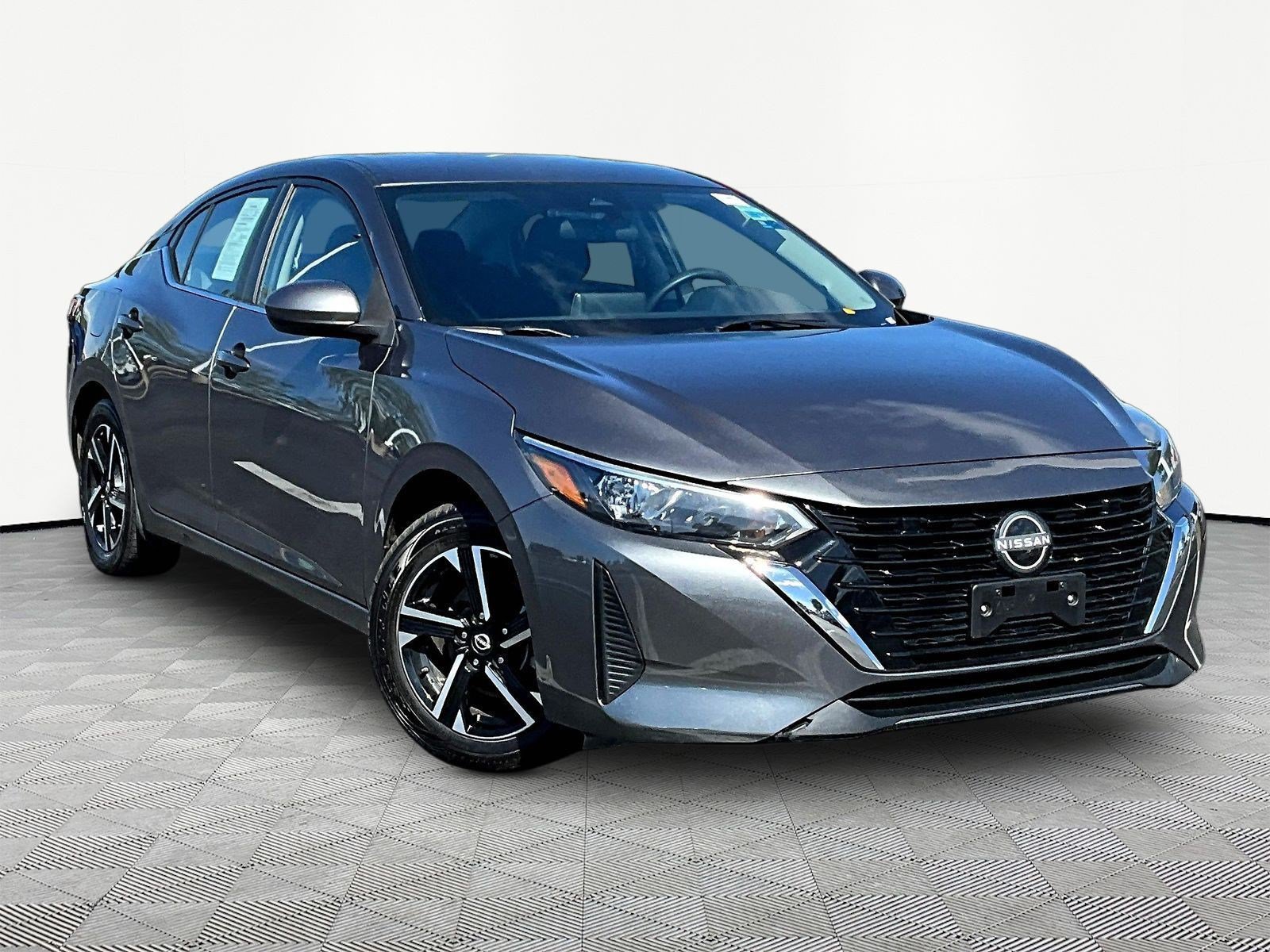 Used 2025 Nissan Sentra SV FWD image 3