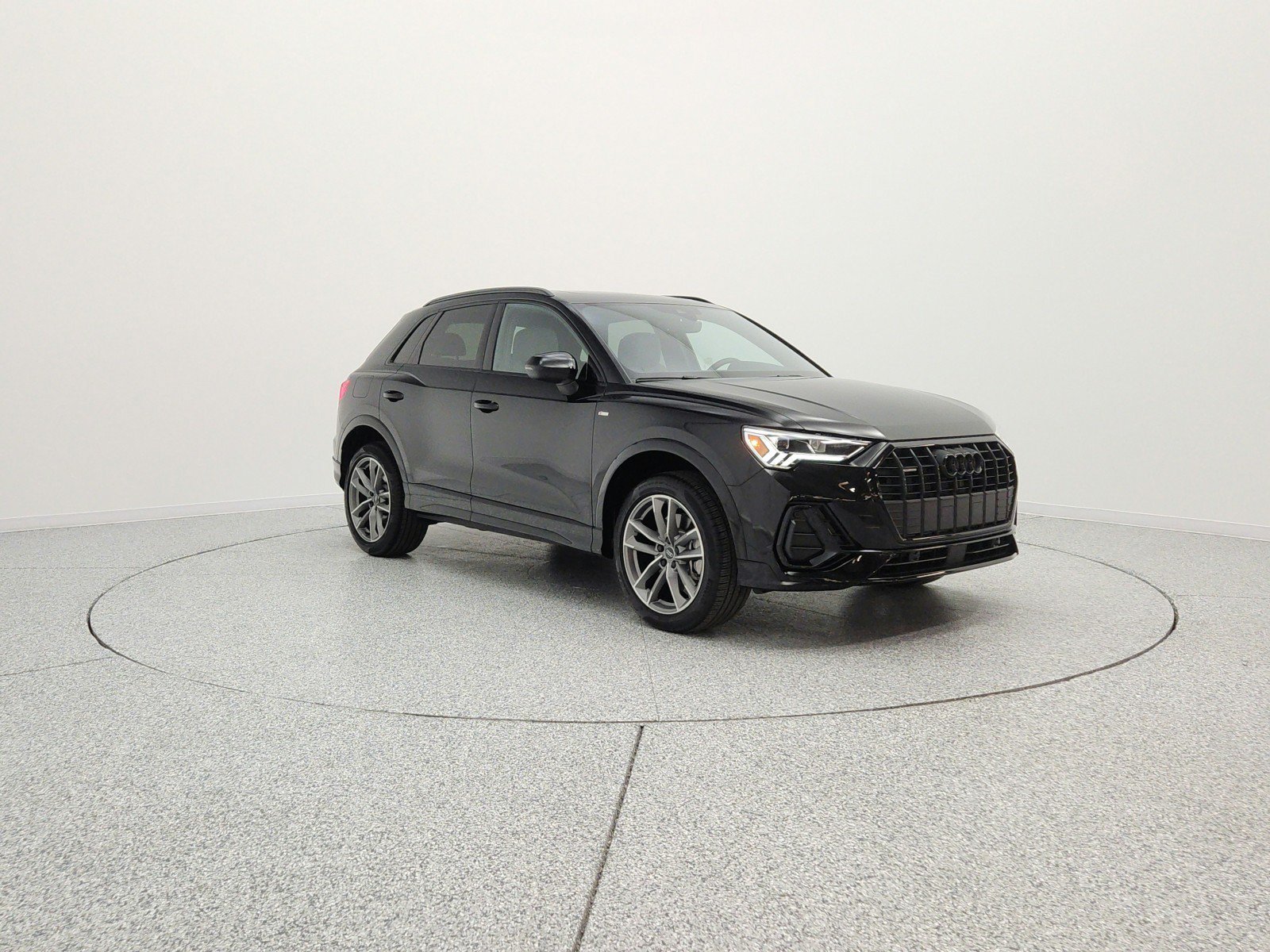 Used 2025 Audi Q3 2.0T Premium w/ Convenience Package AWD/4WD image 3