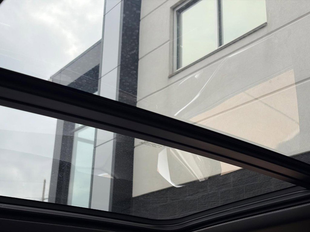 Certified 2023 Cadillac Escalade ESV Premium Luxury image 9