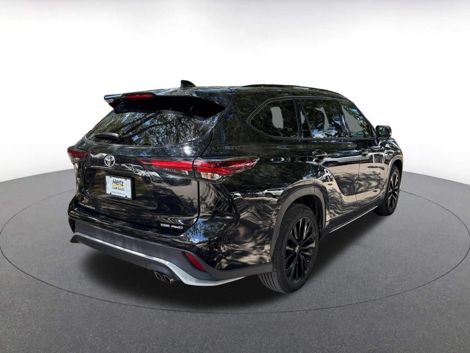 Used 2025 Toyota Highlander XSE AWD/4WD image 12