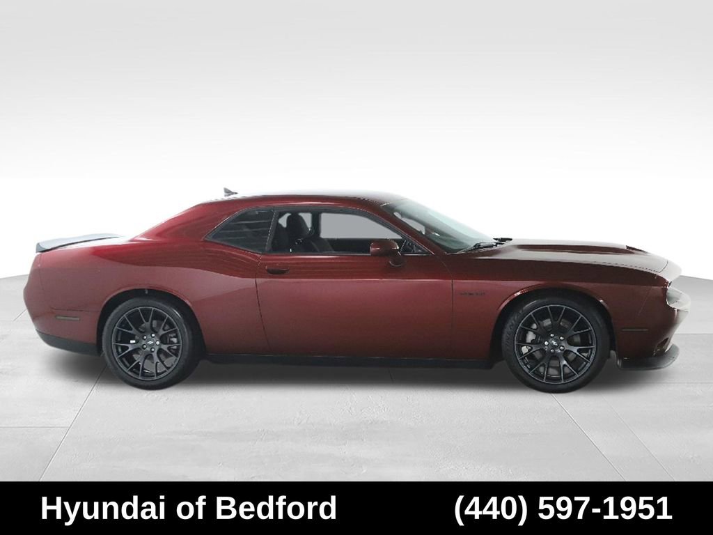 Used 2022 Dodge Challenger R/T w/ Blacktop Package RWD image 9