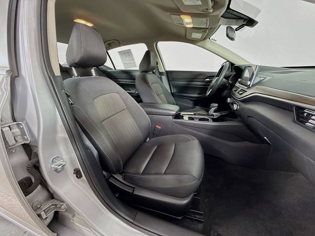 Used 2024 Nissan Altima 2.5 SV FWD image 22