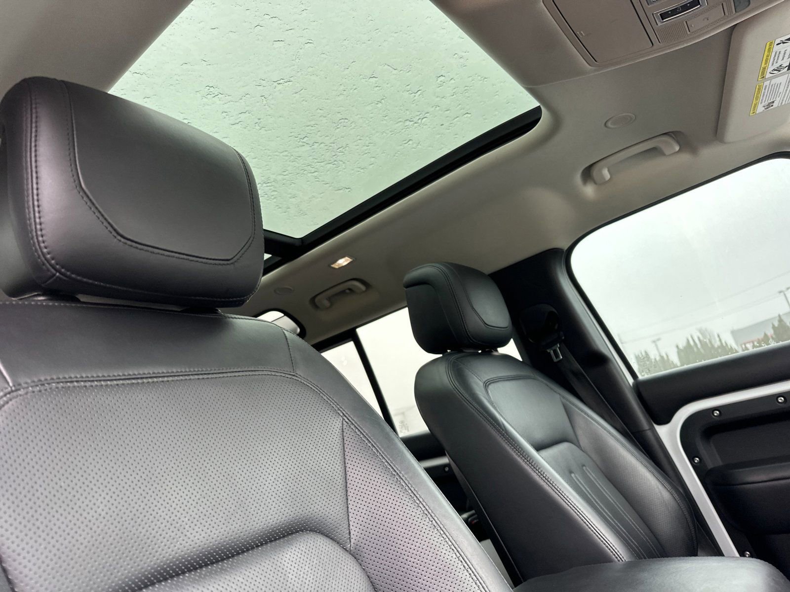 Used 2020 Land Rover Defender 110 HSE image 16