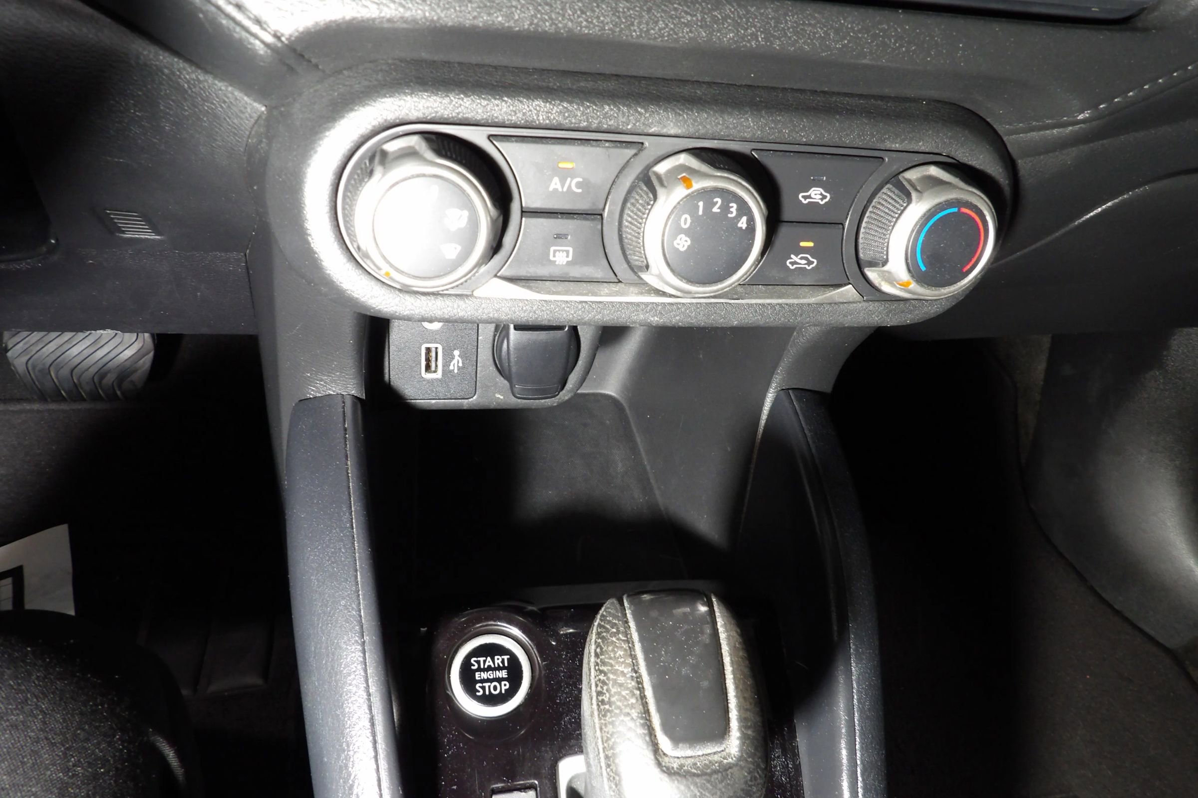 Used 2020 Nissan Versa S image 12