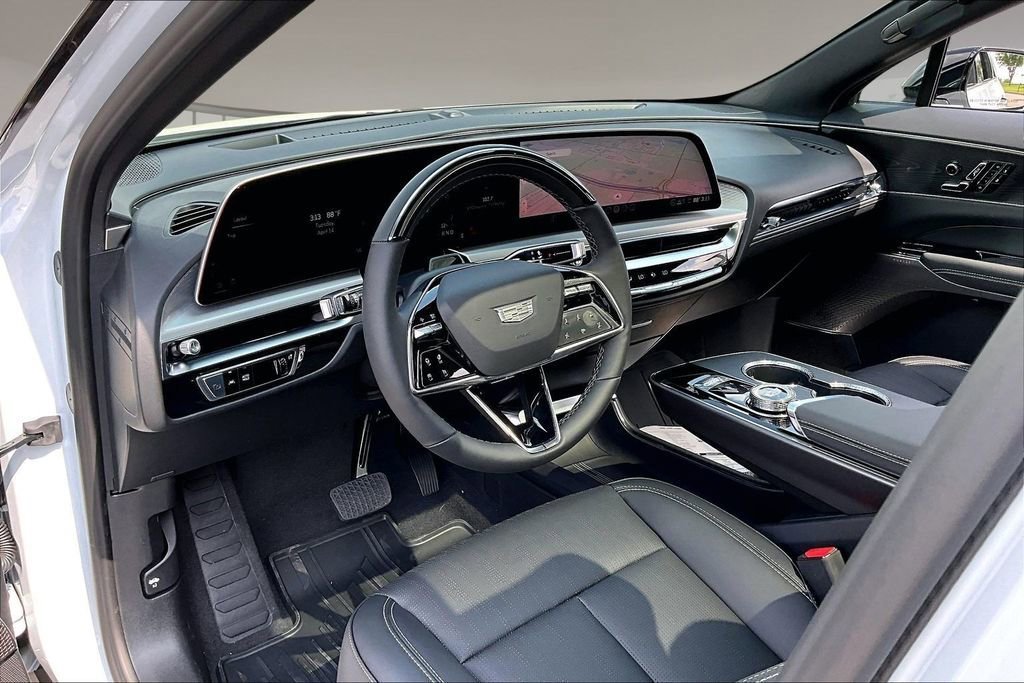 New 2026 Cadillac Lyriq Luxury AWD/4WD image 6