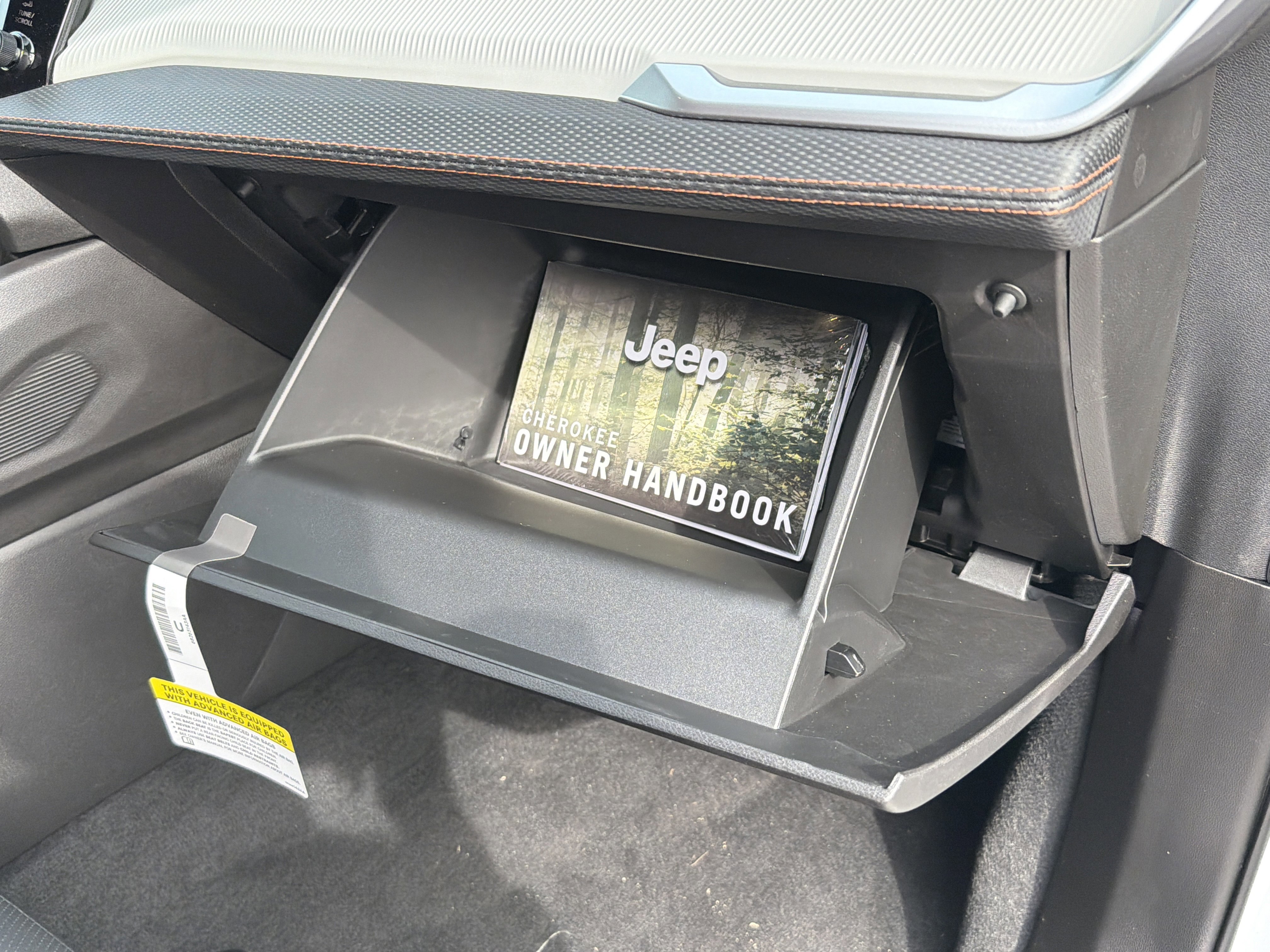 New 2026 Jeep Cherokee Limited image 26