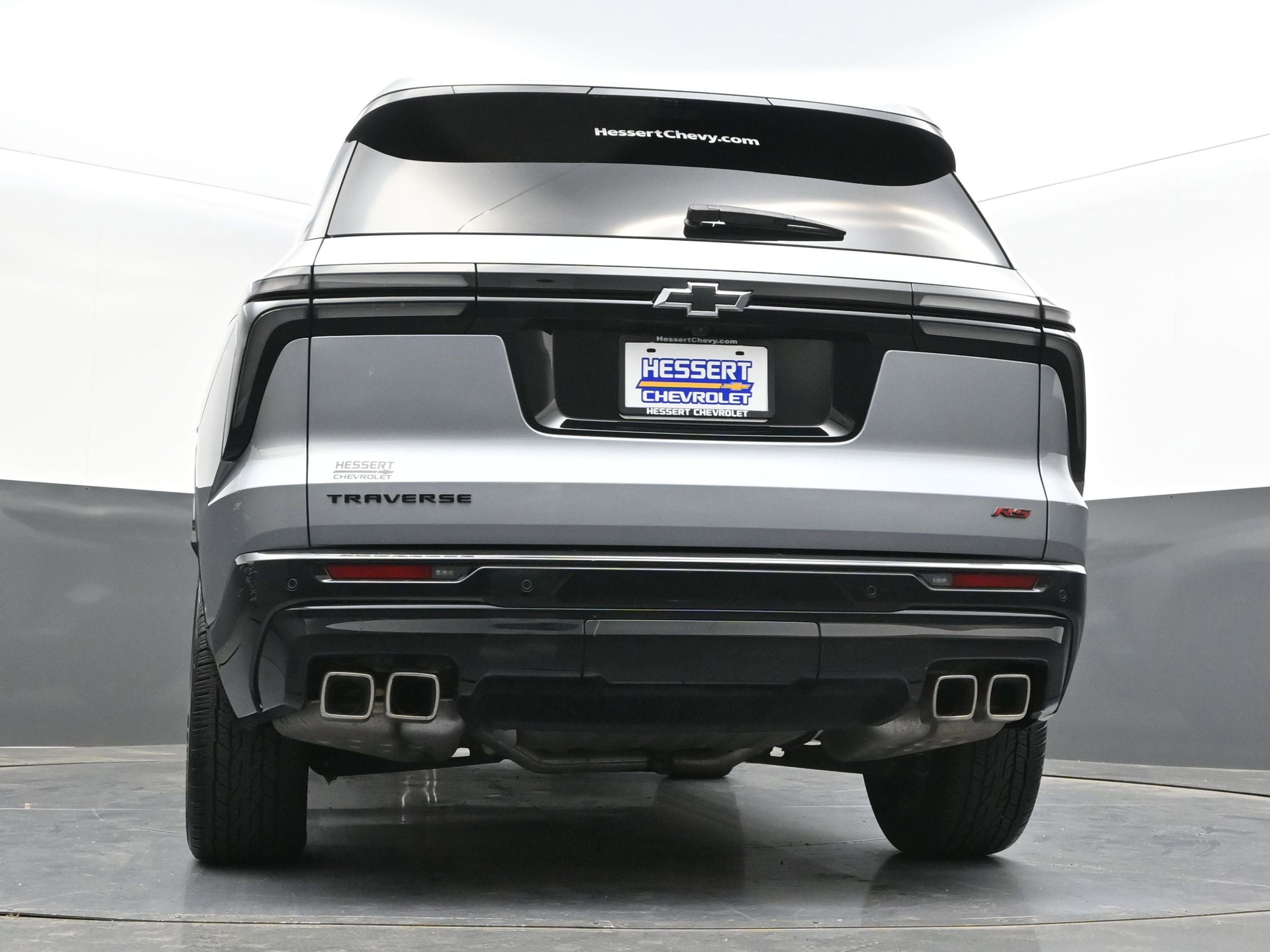 Used 2024 Chevrolet Traverse RS FWD image 48