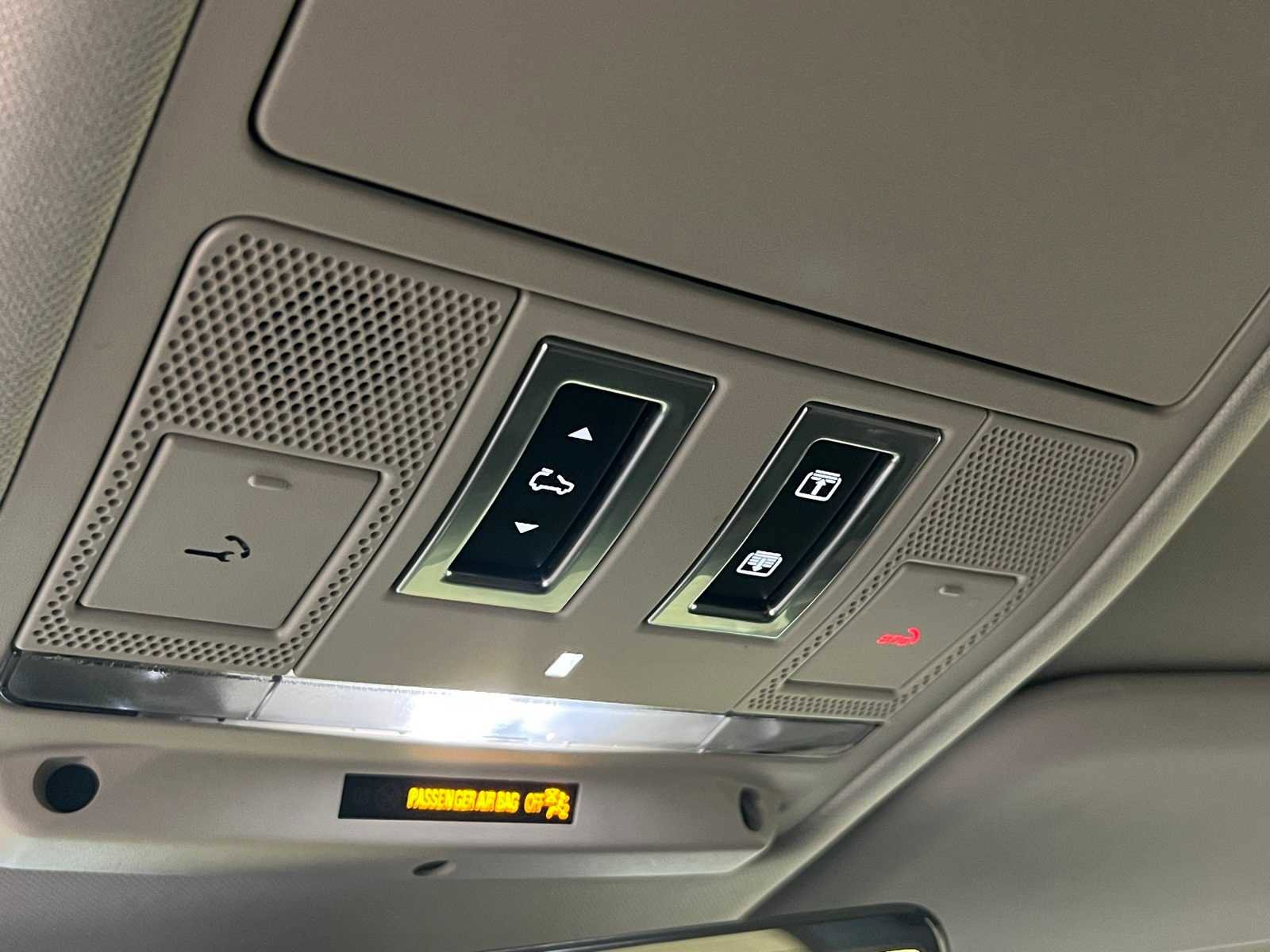 Used 2020 Land Rover Defender 110 SE image 26