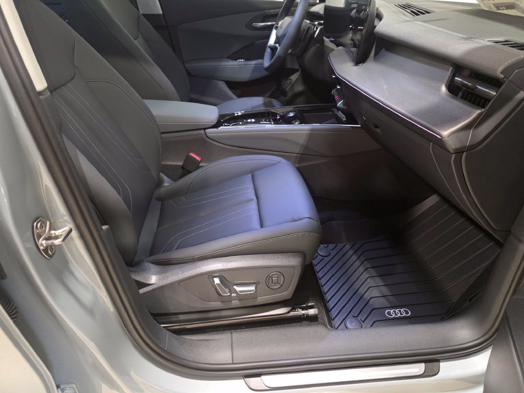 New 2026 Audi Q3 quattro 2.0T AWD/4WD image 14
