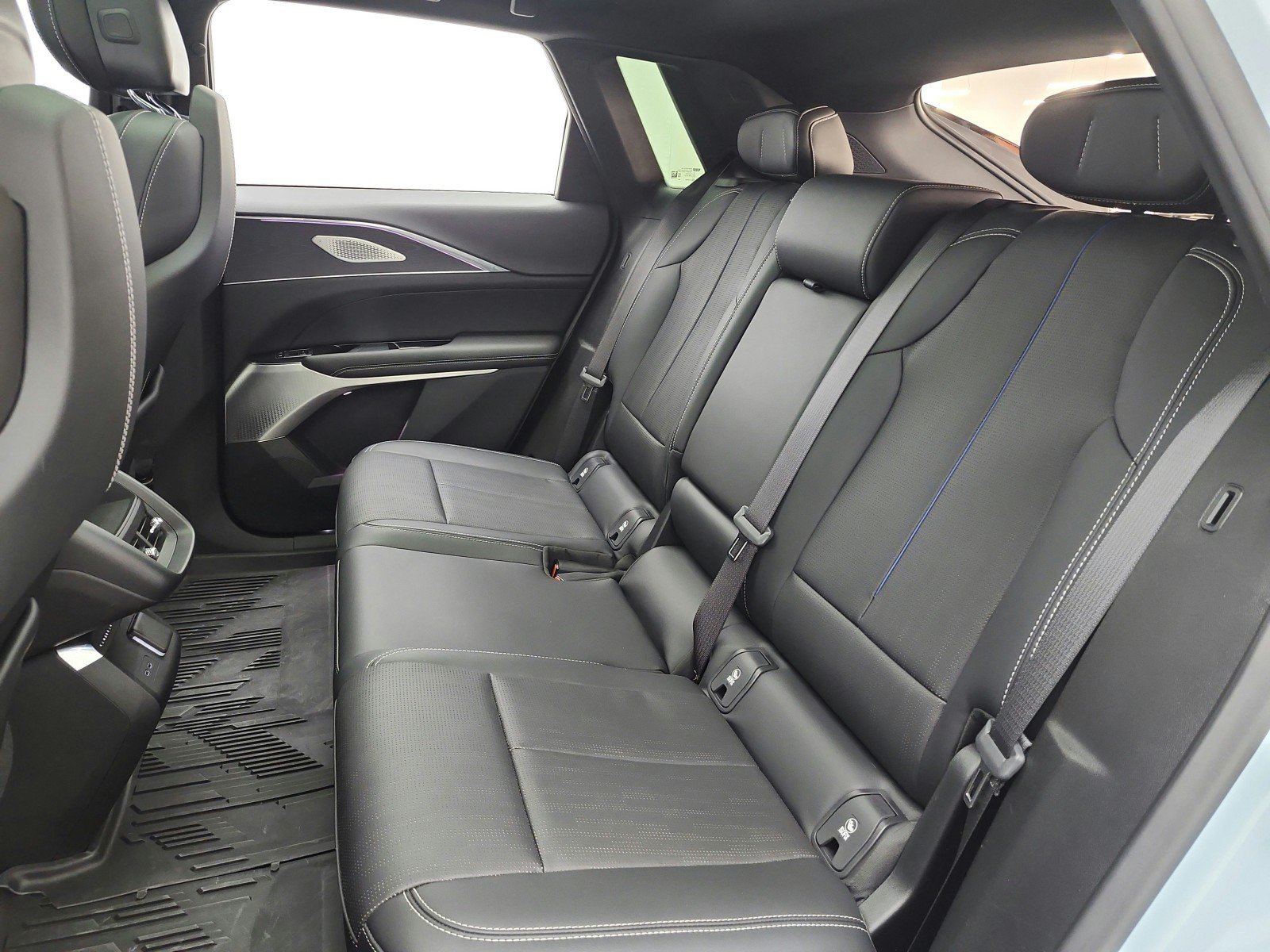 Used 2024 Cadillac Lyriq Sport w/ LPO, Floor Liner Package RWD image 15