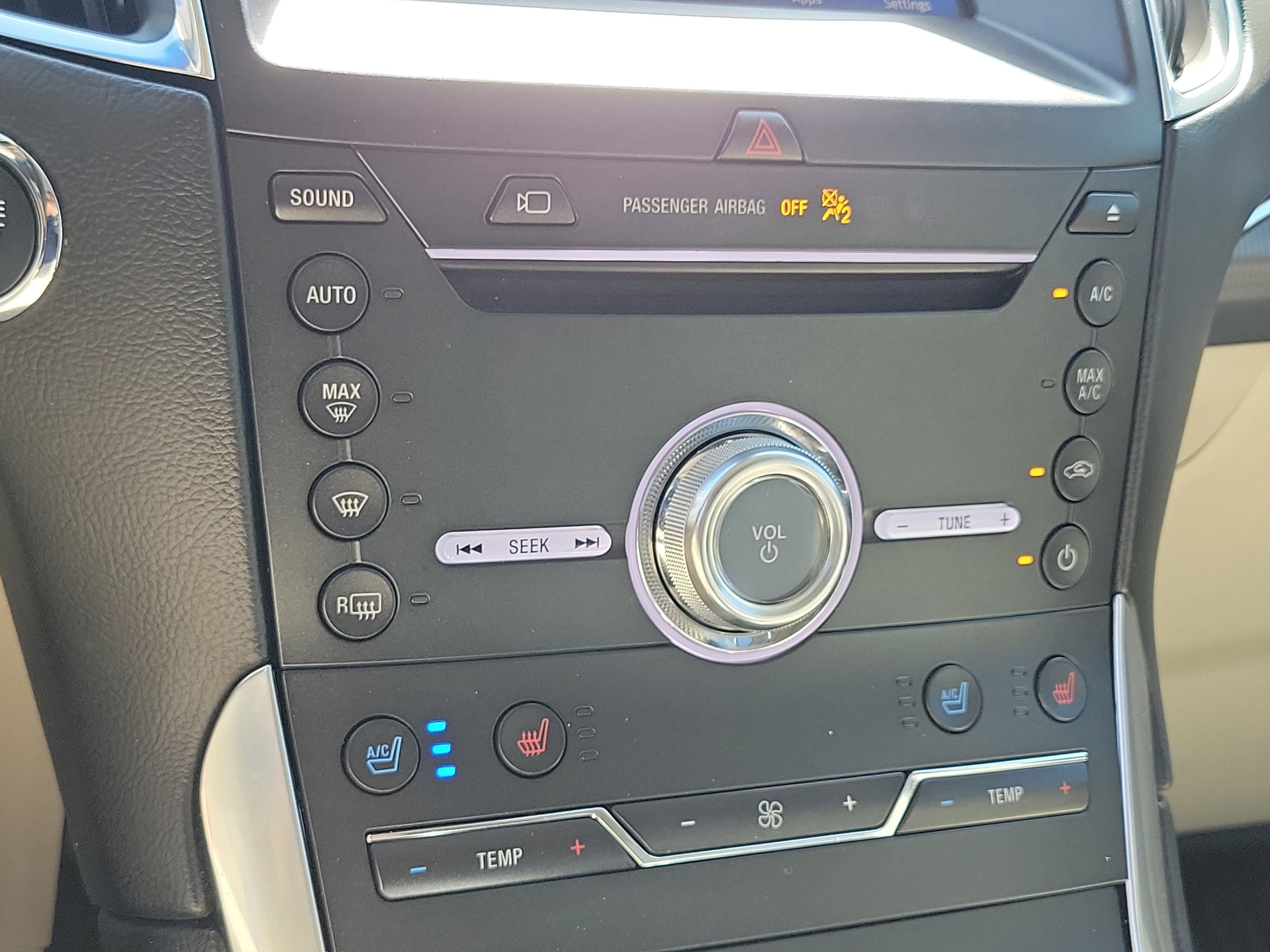 Used 2019 Ford Edge Titanium w/ Equipment Group 301A FWD image 29