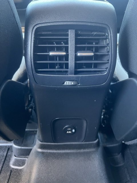 Used 2020 Ford Escape SE image 17