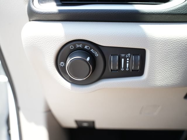 Used 2023 Chrysler Voyager LX FWD image 34