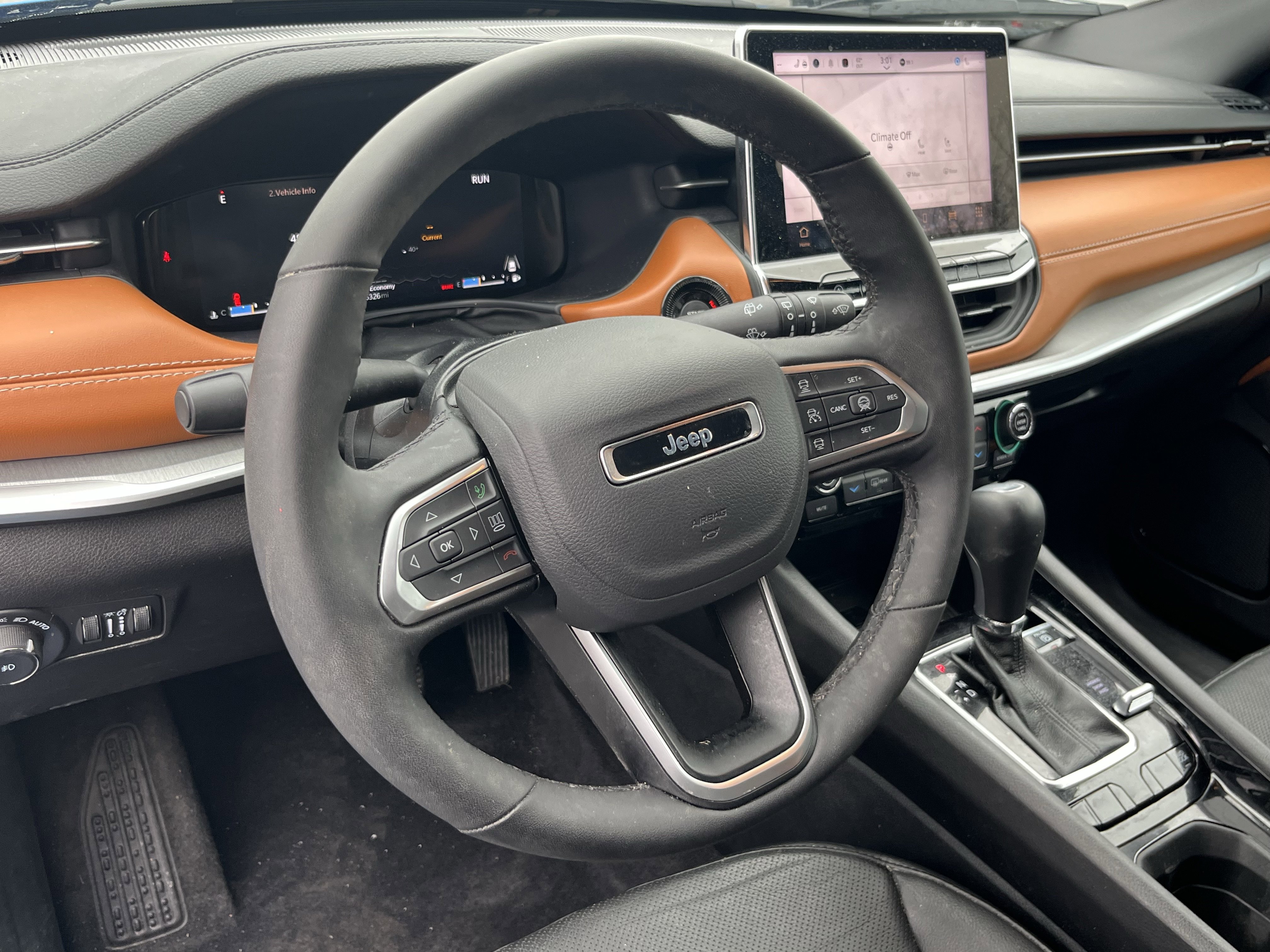 Used 2023 Jeep Compass Limited image 22