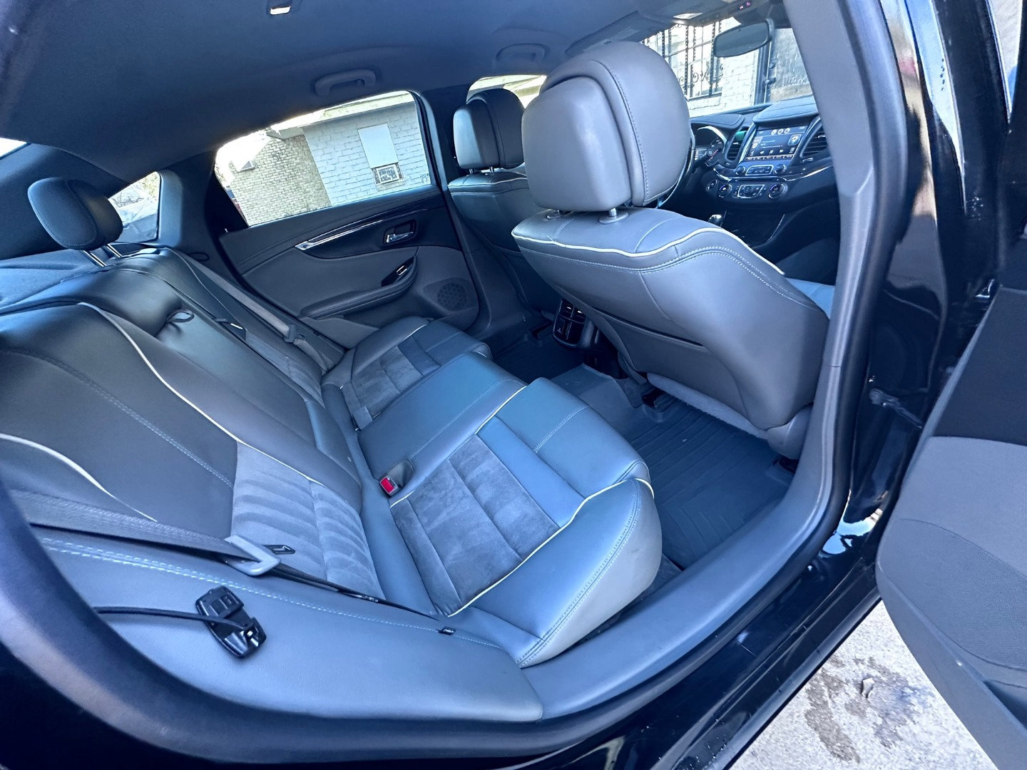 Used 2014 Chevrolet Impala LT image 17