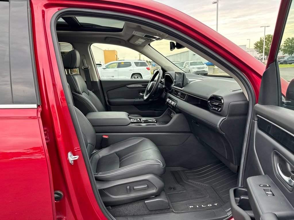 Certified 2025 Honda Pilot Elite image 42