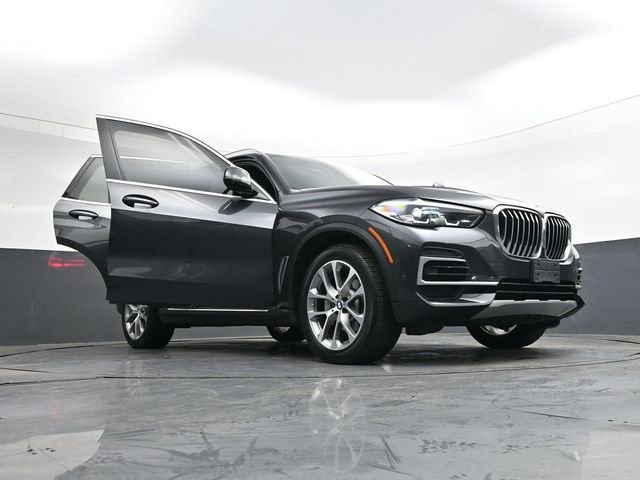 Used 2023 BMW X5 xDrive40i w/ Premium Package image 41
