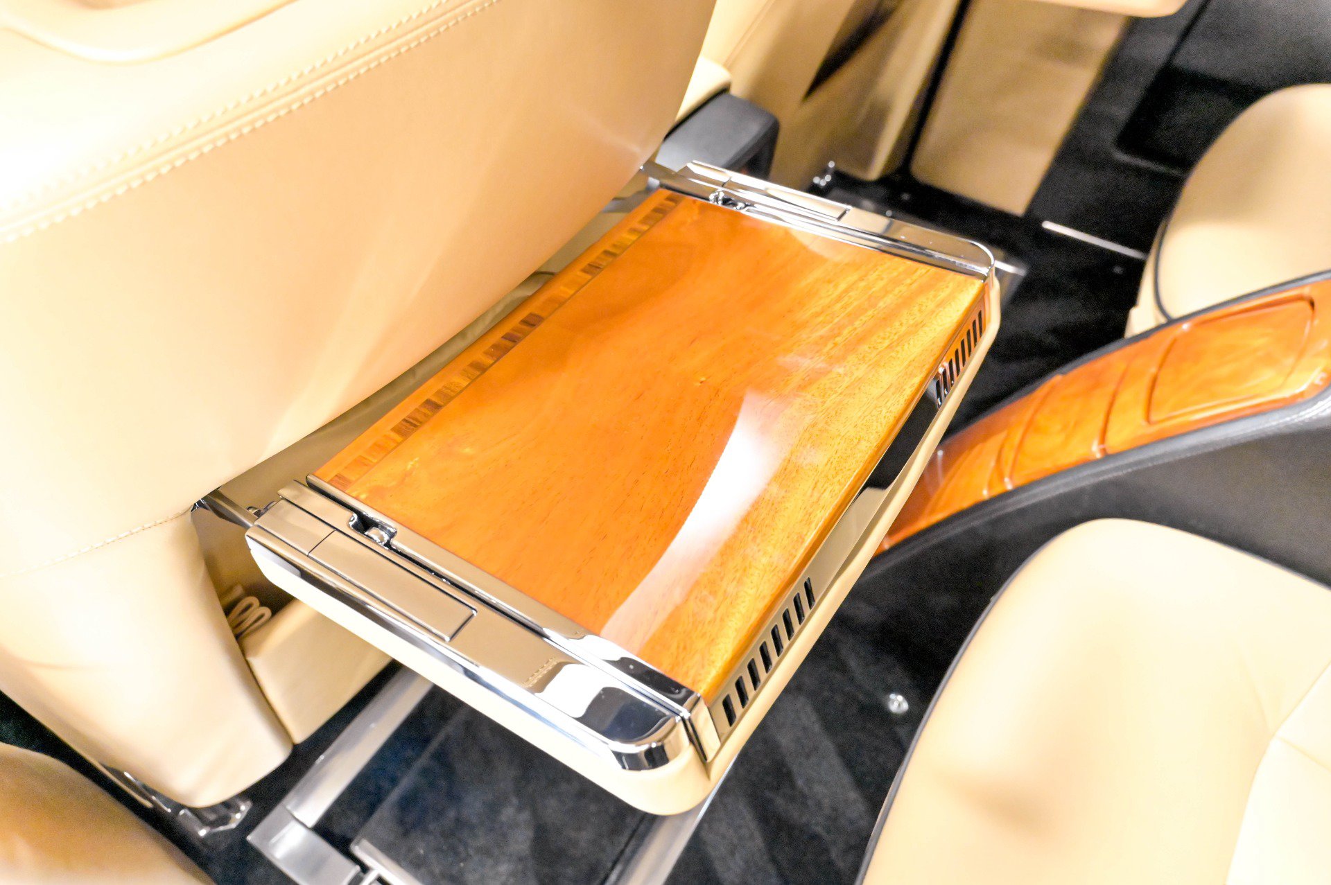 Used 2013 Rolls-Royce Phantom Sedan RWD image 51