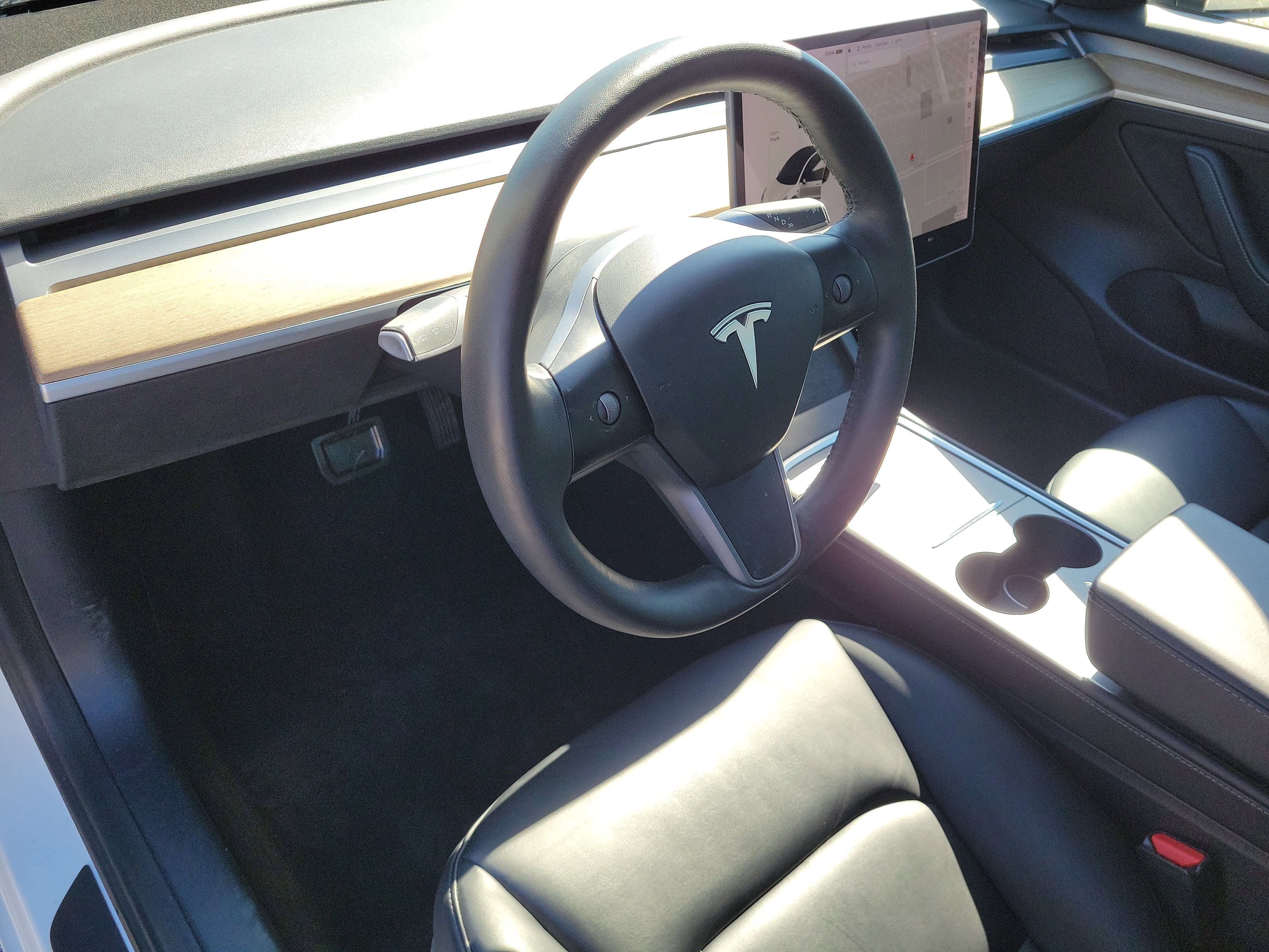 Used 2021 Tesla Model 3 Standard Range Plus image 13