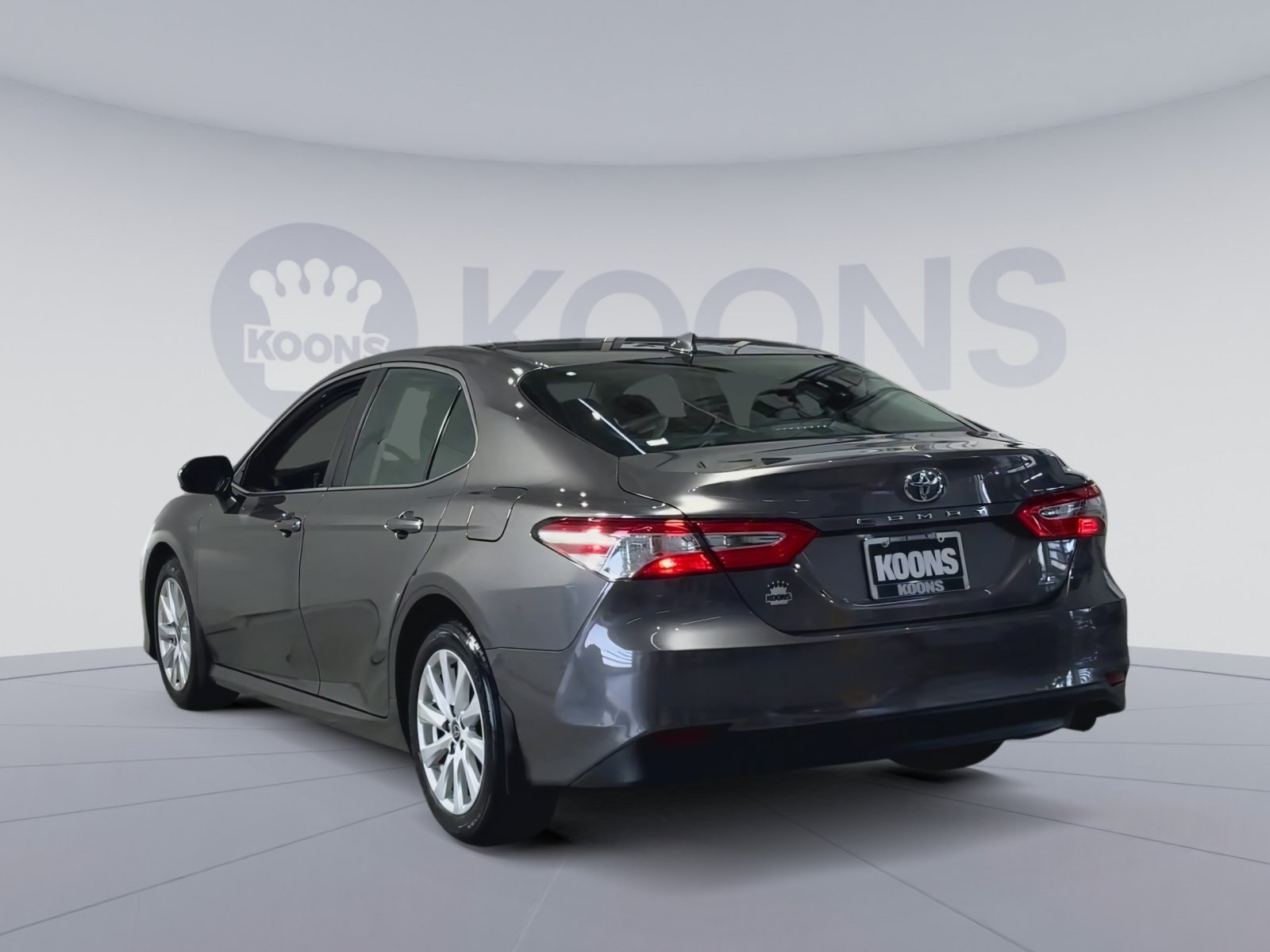 Used 2020 Toyota Camry LE FWD image 11