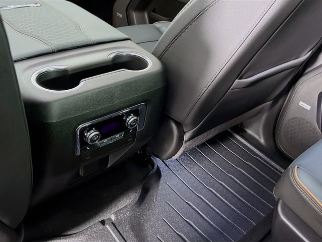 Used 2025 GMC Yukon AT4 image 25