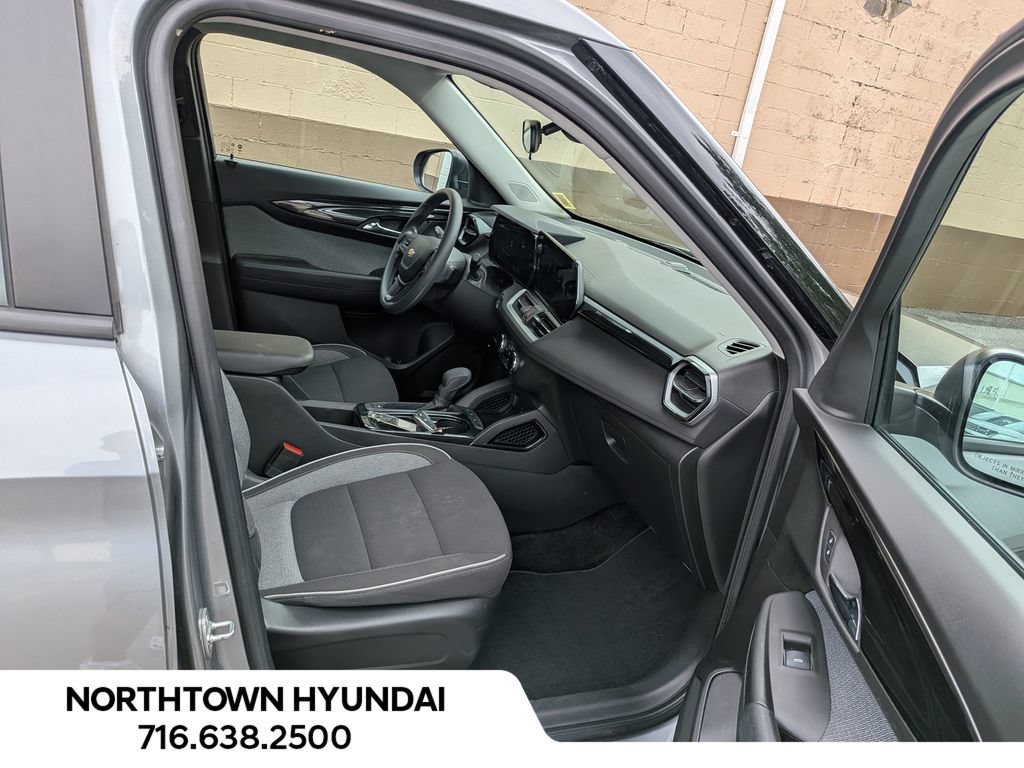 Used 2024 Chevrolet TrailBlazer LS FWD image 31