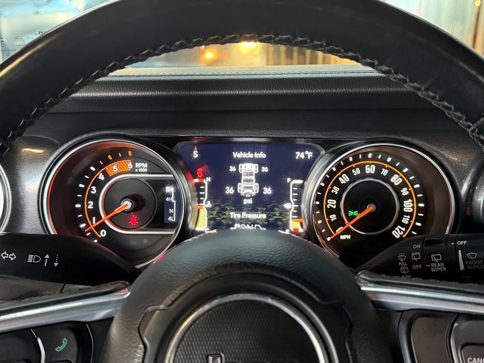 Used 2021 Jeep Wrangler Unlimited Sahara AWD/4WD image 18