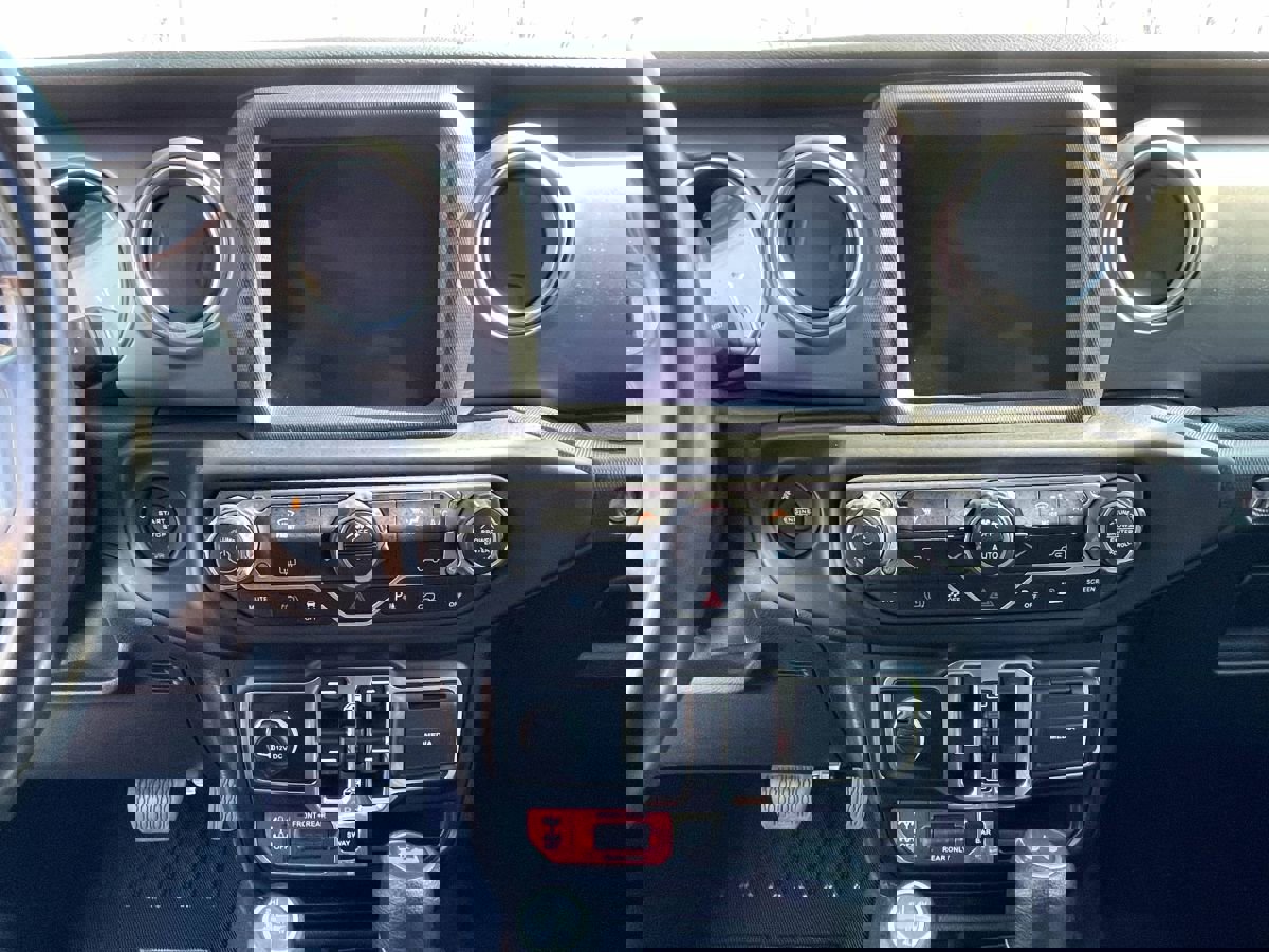 Used 2021 Jeep Wrangler Unlimited Rubicon 4xe w/ Safety Group AWD/4WD image 12