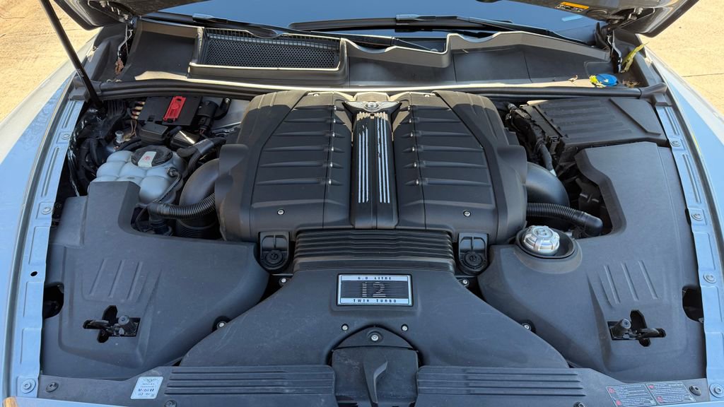 Used 2018 Bentley Bentayga image 12