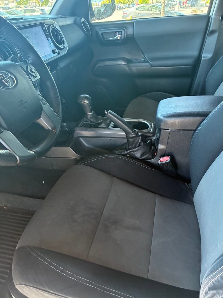 Used 2021 Toyota Tacoma TRD Off-Road w/ Blackout Package (TMS) AWD/4WD image 17