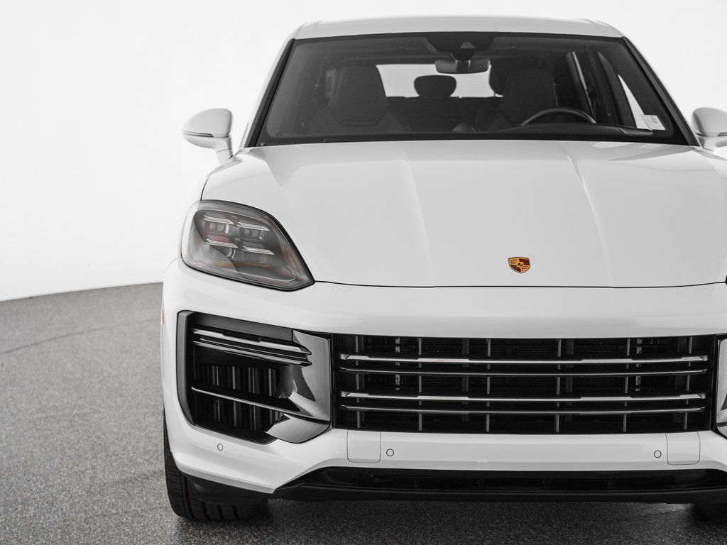 Used 2024 Porsche Cayenne Turbo AWD/4WD image 43