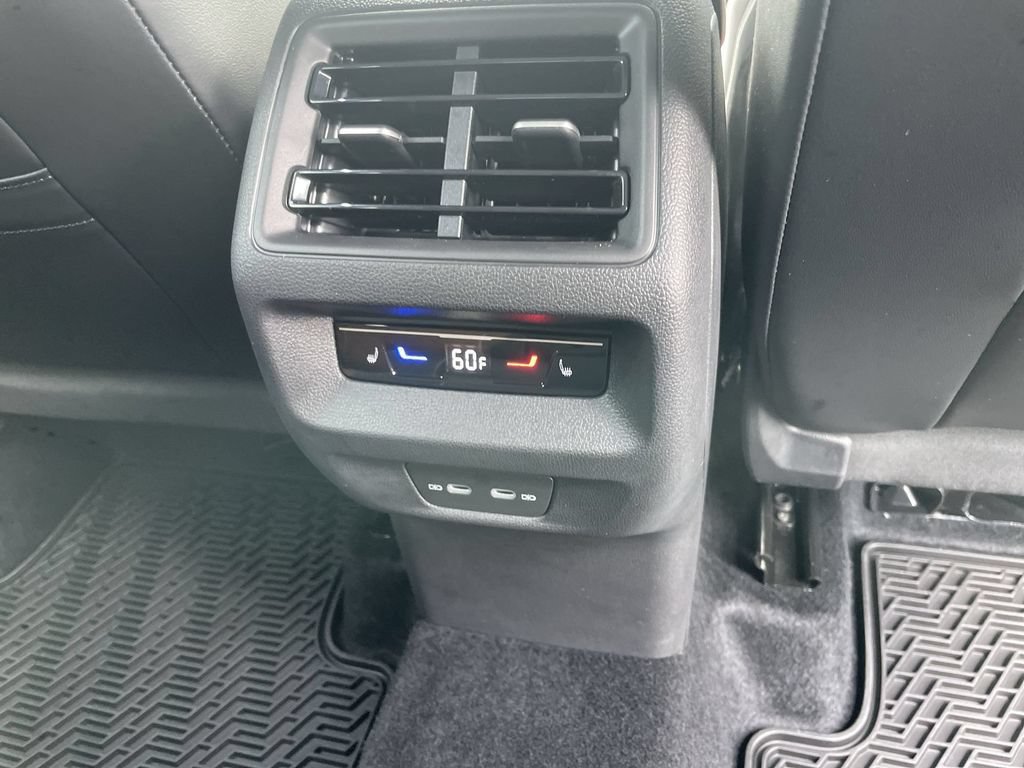 Certified 2026 Volkswagen Tiguan SEL R-Line AWD/4WD image 27