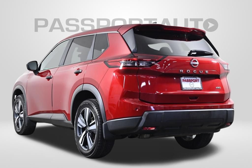 Used 2024 Nissan Rogue S AWD/4WD image 5