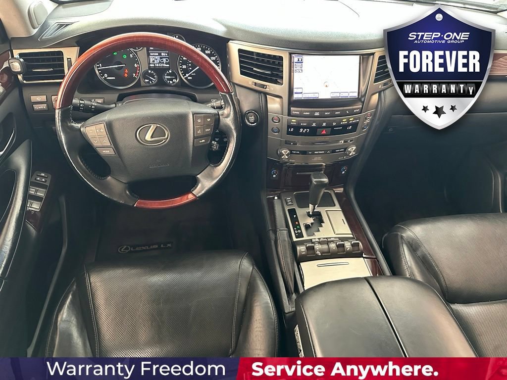 Used 2013 Lexus LX 570 4WD w/ Luxury Pkg w/Pre-crash image 15