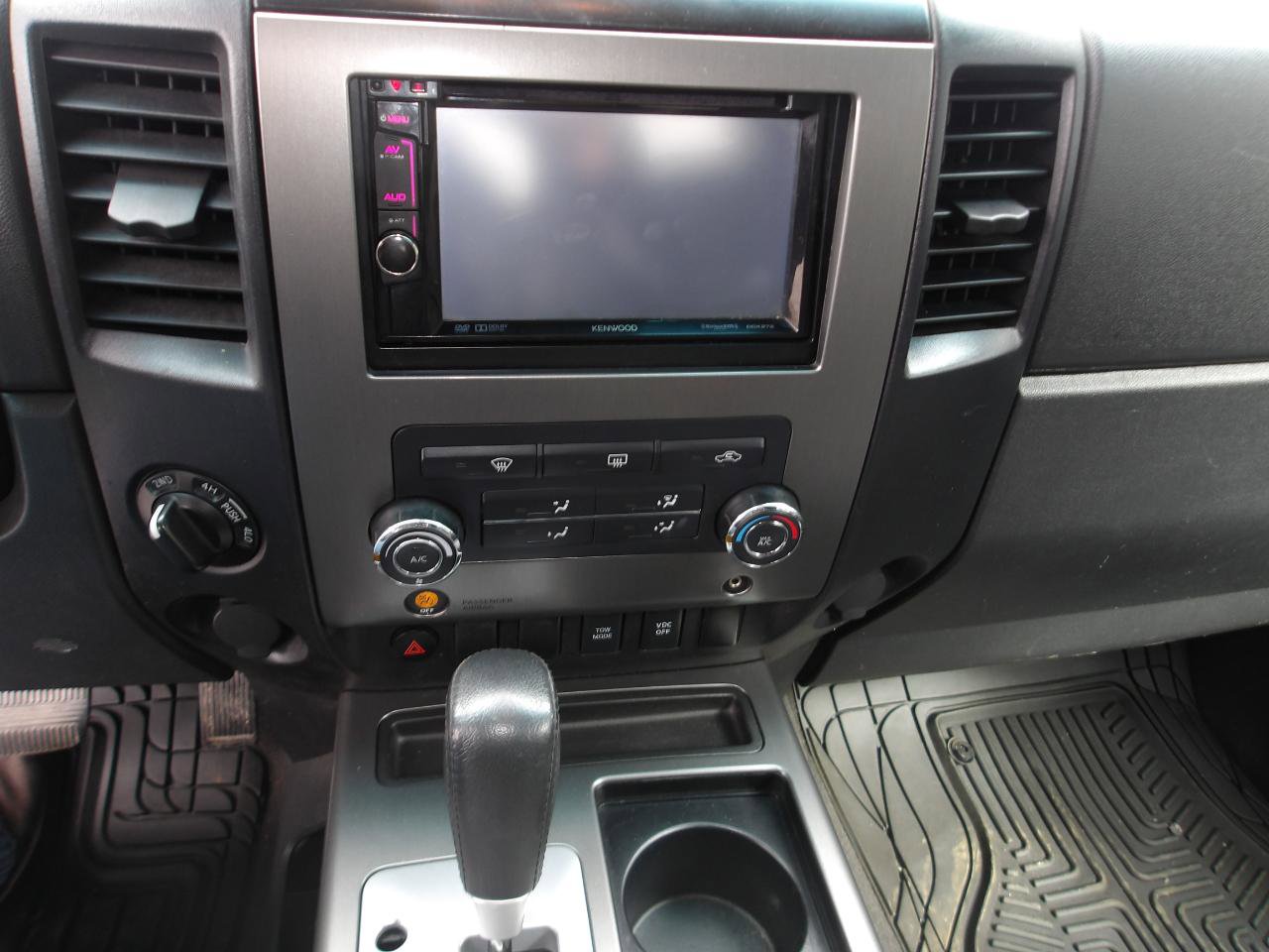 Used 2011 Nissan Titan S AWD/4WD image 18