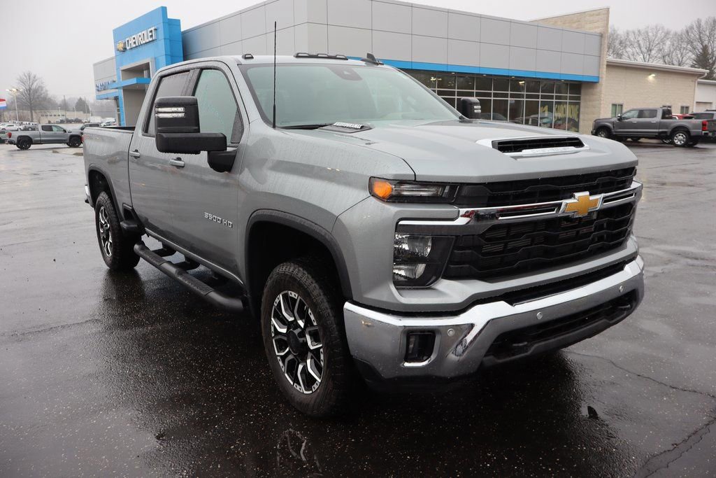New 2026 Chevrolet Silverado 3500 LT w/ Safety Package AWD/4WD image 2