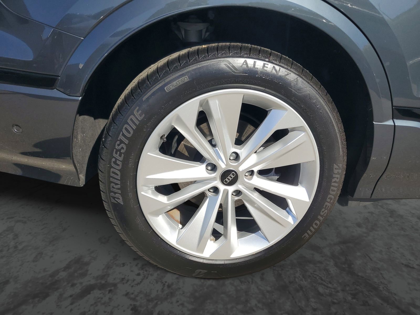 Used 2025 Audi Q6 e-tron Premium w/ Convenience Package image 5