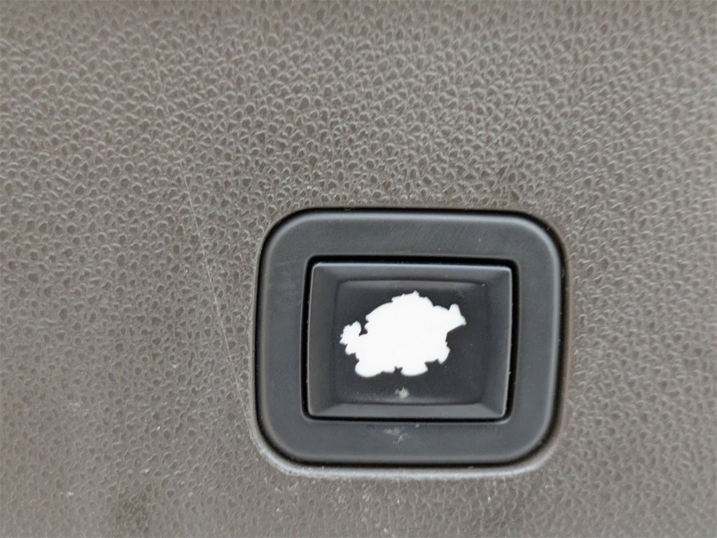 Used 2021 Chevrolet Tahoe Z71 w/ Z71 Off-Road Package image 13