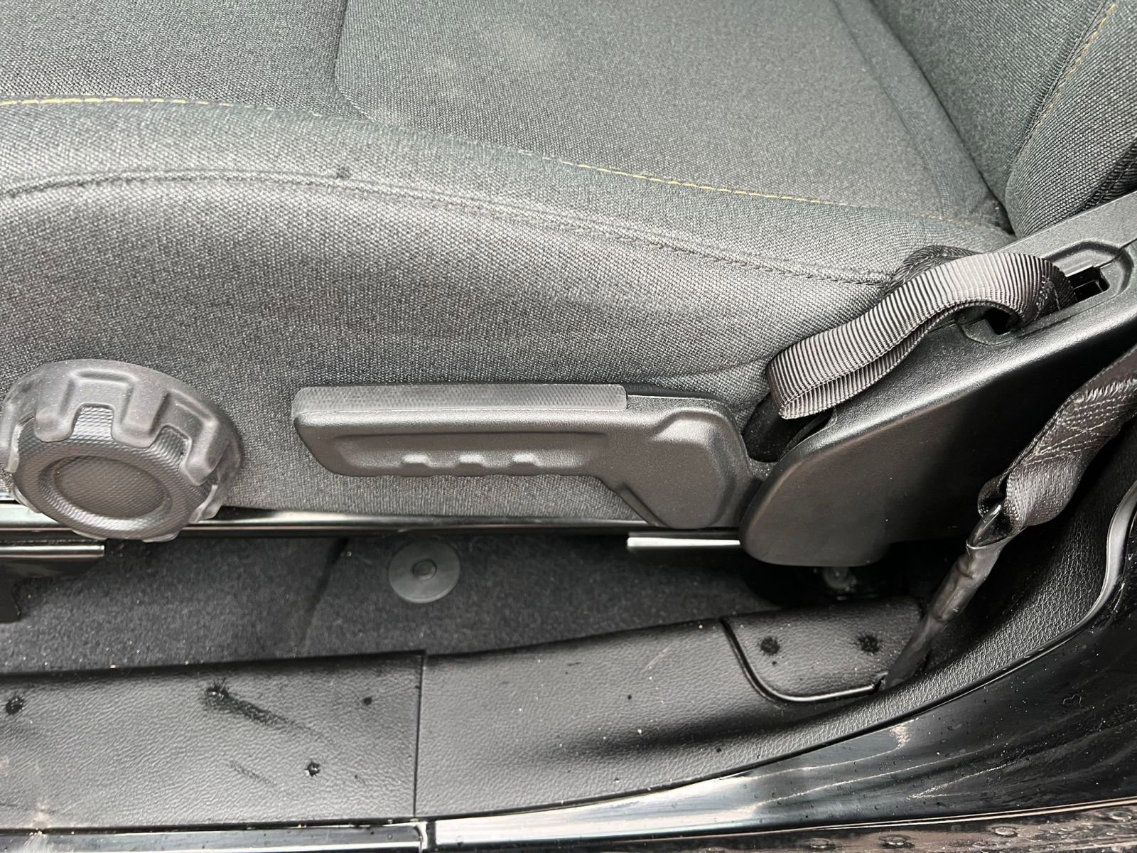 Used 2025 Jeep Wrangler Sport S image 23