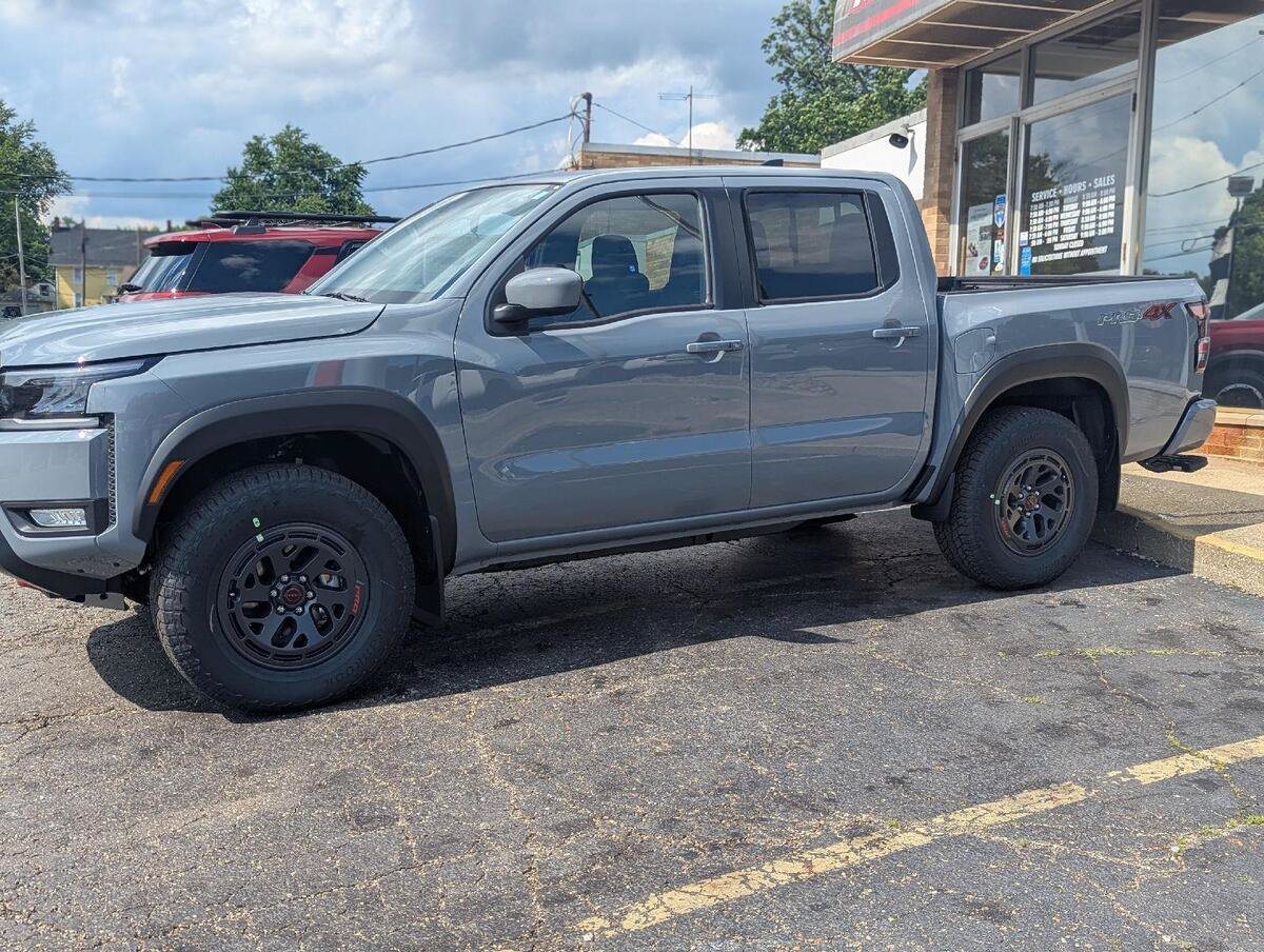 New 2026 Nissan Frontier PRO-4X w/ Tow Package AWD/4WD image 4