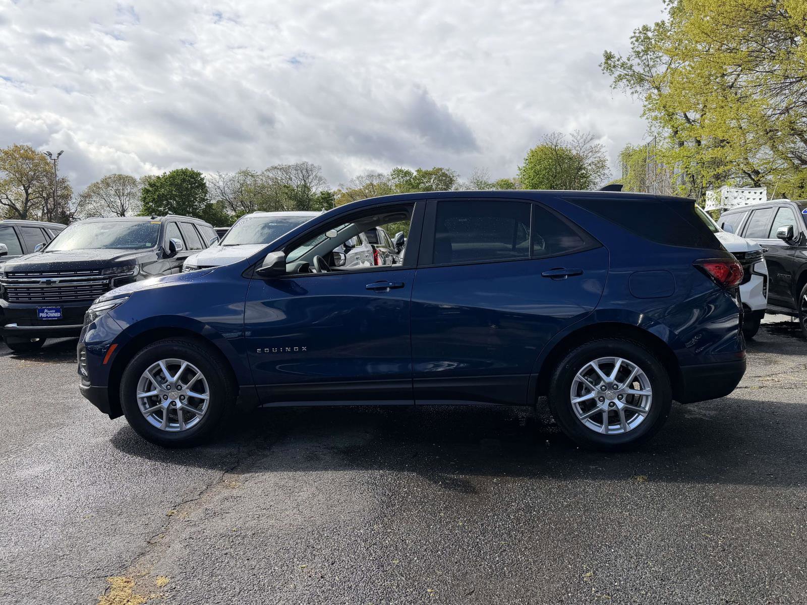 Certified 2023 Chevrolet Equinox LS w/ LS Convenience Package FWD image 4