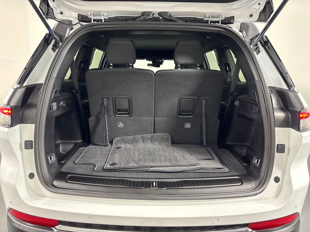 Used 2025 Jeep Grand Cherokee L Laredo image 34