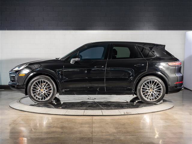 Certified 2020 Porsche Cayenne Coupe AWD/4WD image 2