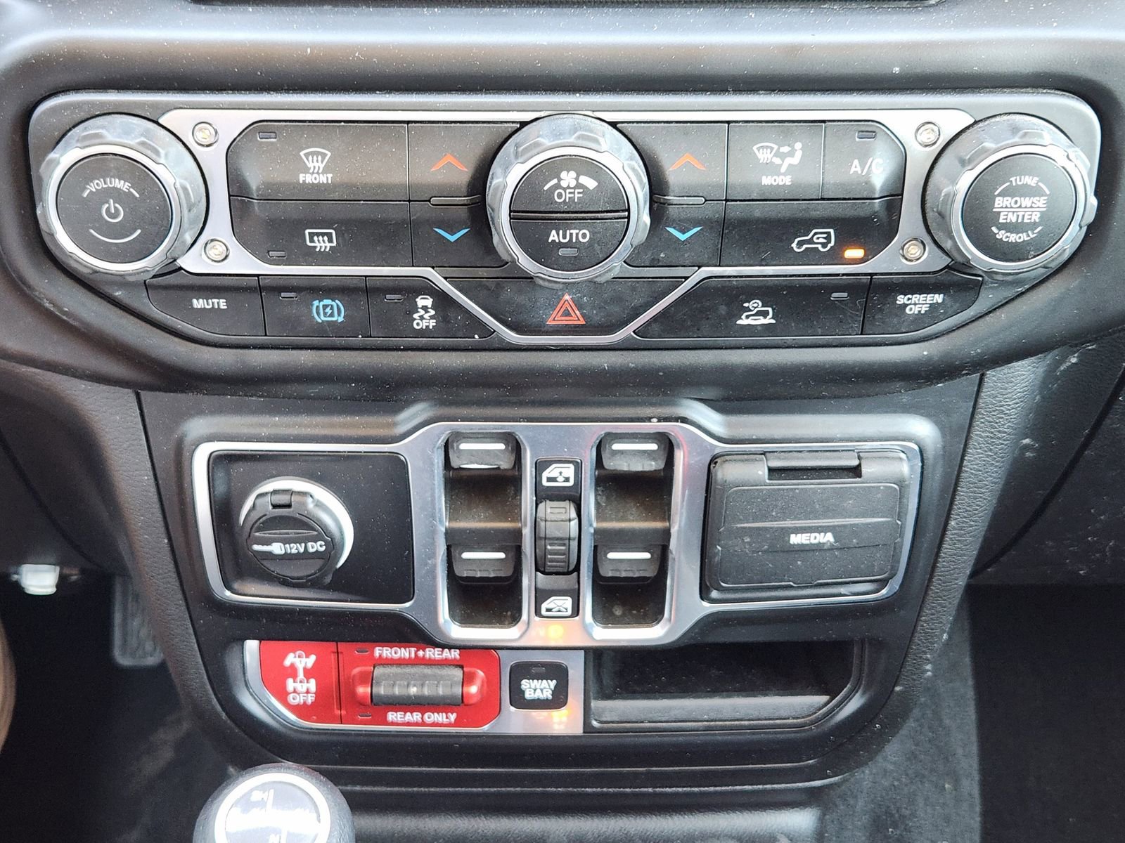 Used 2023 Jeep Wrangler Unlimited Rubicon 4xe AWD/4WD image 28