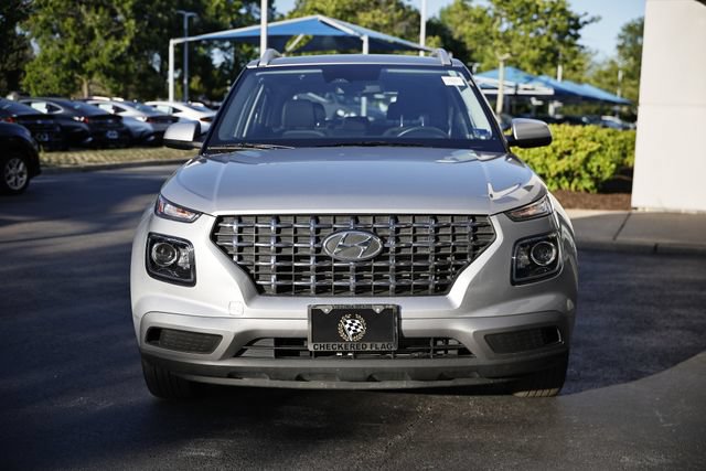 Used 2025 Hyundai Venue SEL FWD image 13