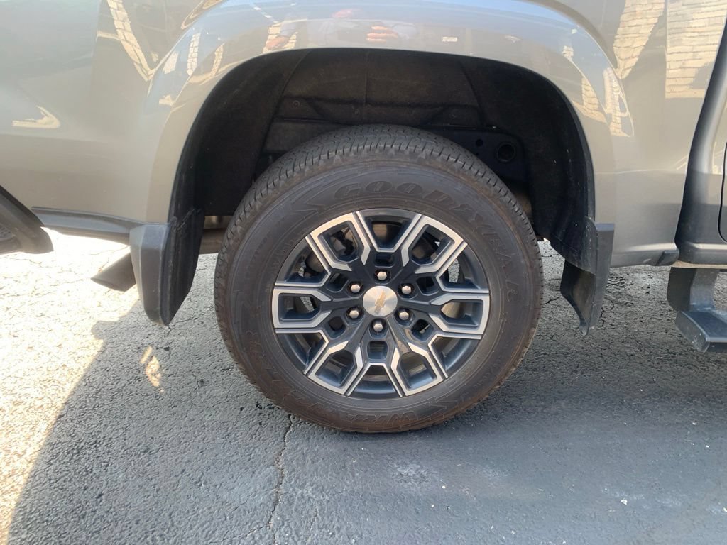 Used 2024 Chevrolet Colorado LT w/ LT Convenience Package III AWD/4WD image 20