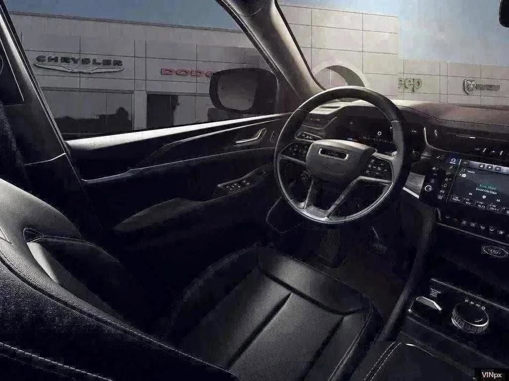 Certified 2026 Jeep Grand Cherokee Limited w/ Limited Altitude Package AWD/4WD image 26
