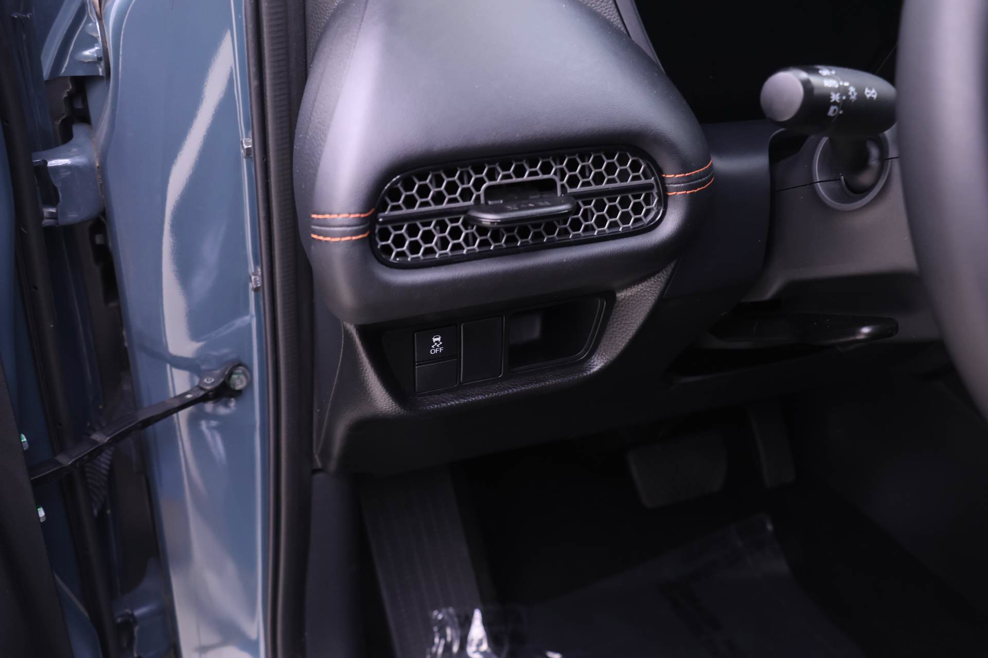 Certified 2025 Honda HR-V Sport image 12