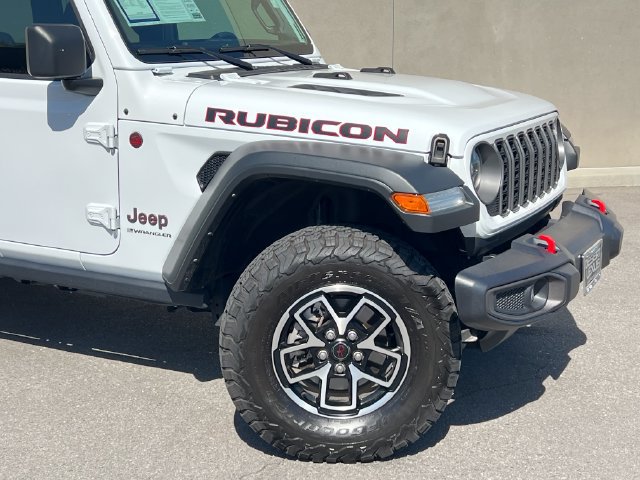 Used 2025 Jeep Wrangler Unlimited Rubicon w/ Safety Group AWD/4WD image 2