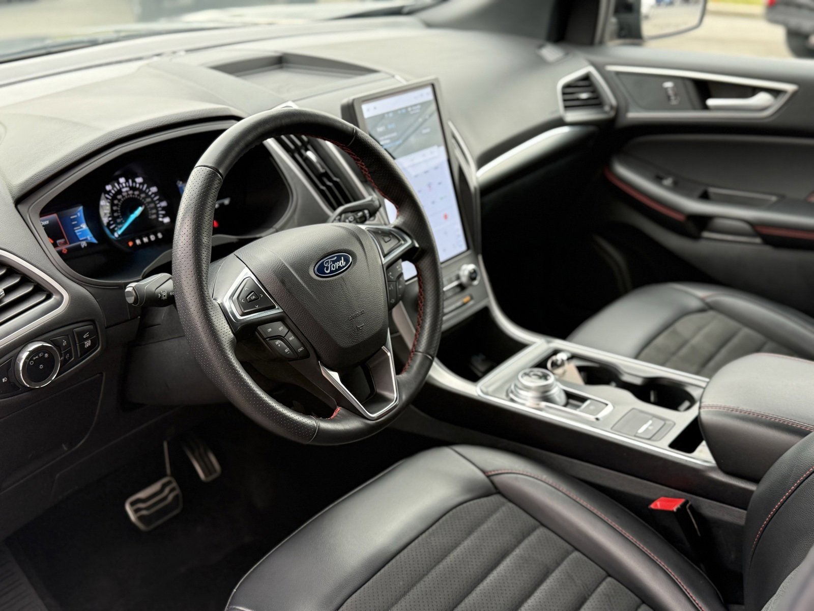 Used 2024 Ford Edge ST-Line image 8